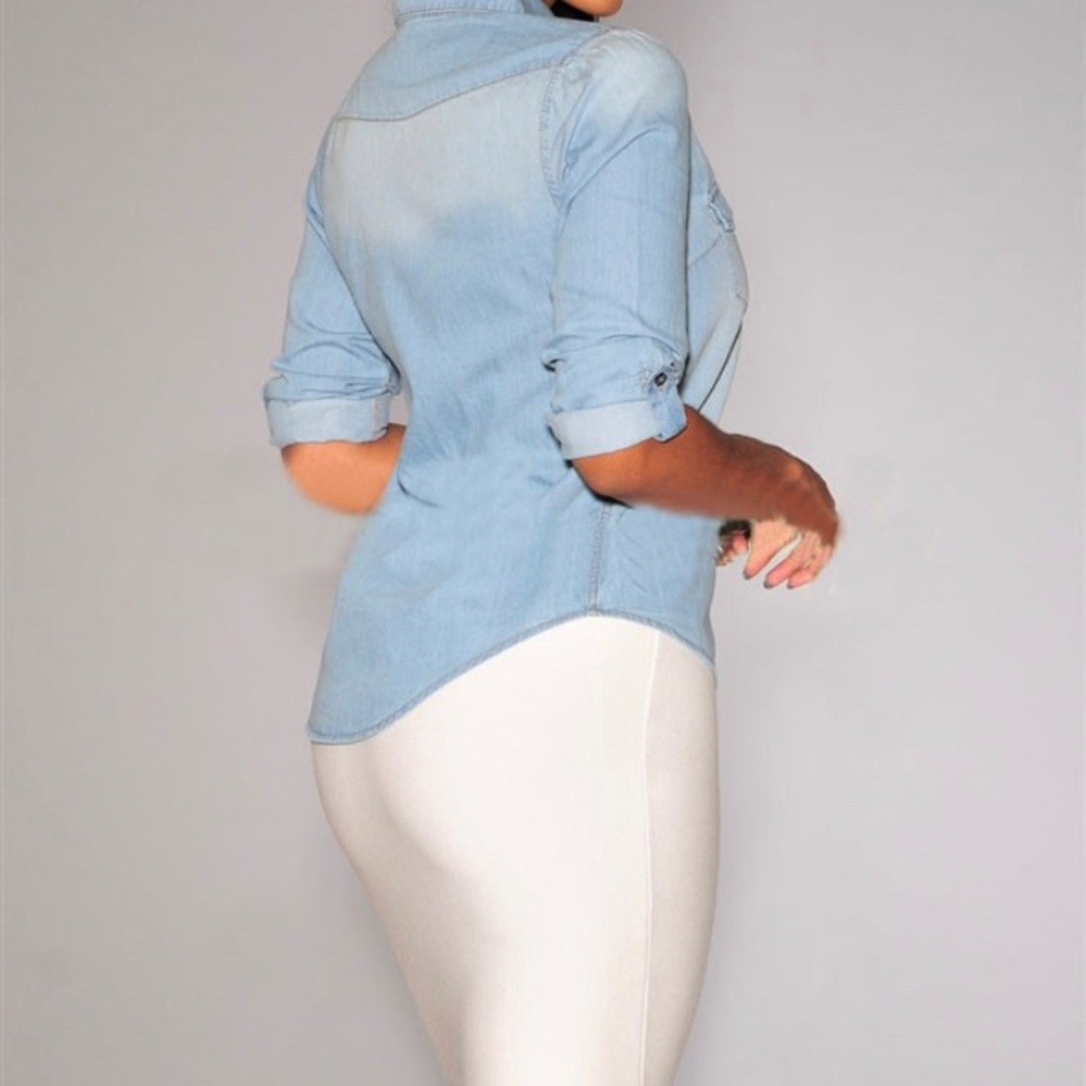 Classic vintage Light denim shirt. Pre--owned.